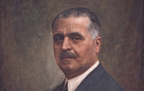 Portret Vasile Goldiș. Ulei/pânză, 80 x 60 cm. Autor: Carol Wolff, semnat dreapta jos, cu roșu, ”Wolff”.